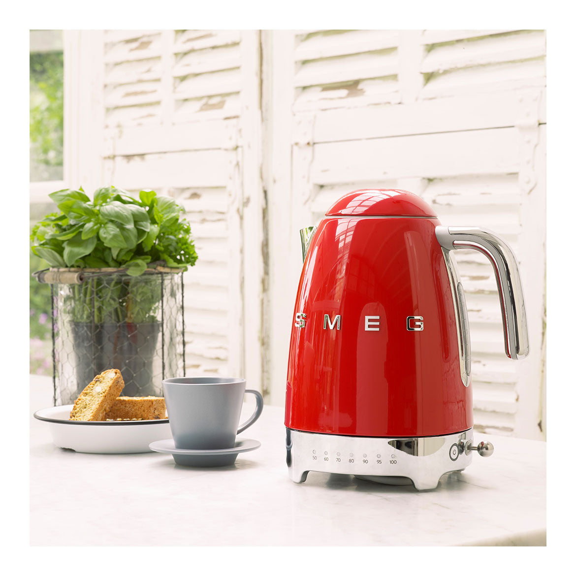 Електрическа кана Smeg KLF04RDEU, 2400W, 1.7 л, Червен