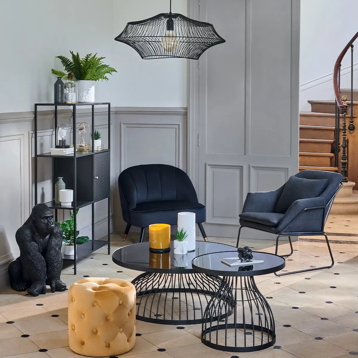 Холна маса atmosphera Kushi, Черен