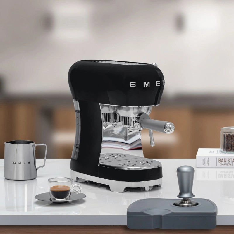 Кафемашина Smeg ECF02BLEU, 50's Style, 1350 W, 15 бара, Черен