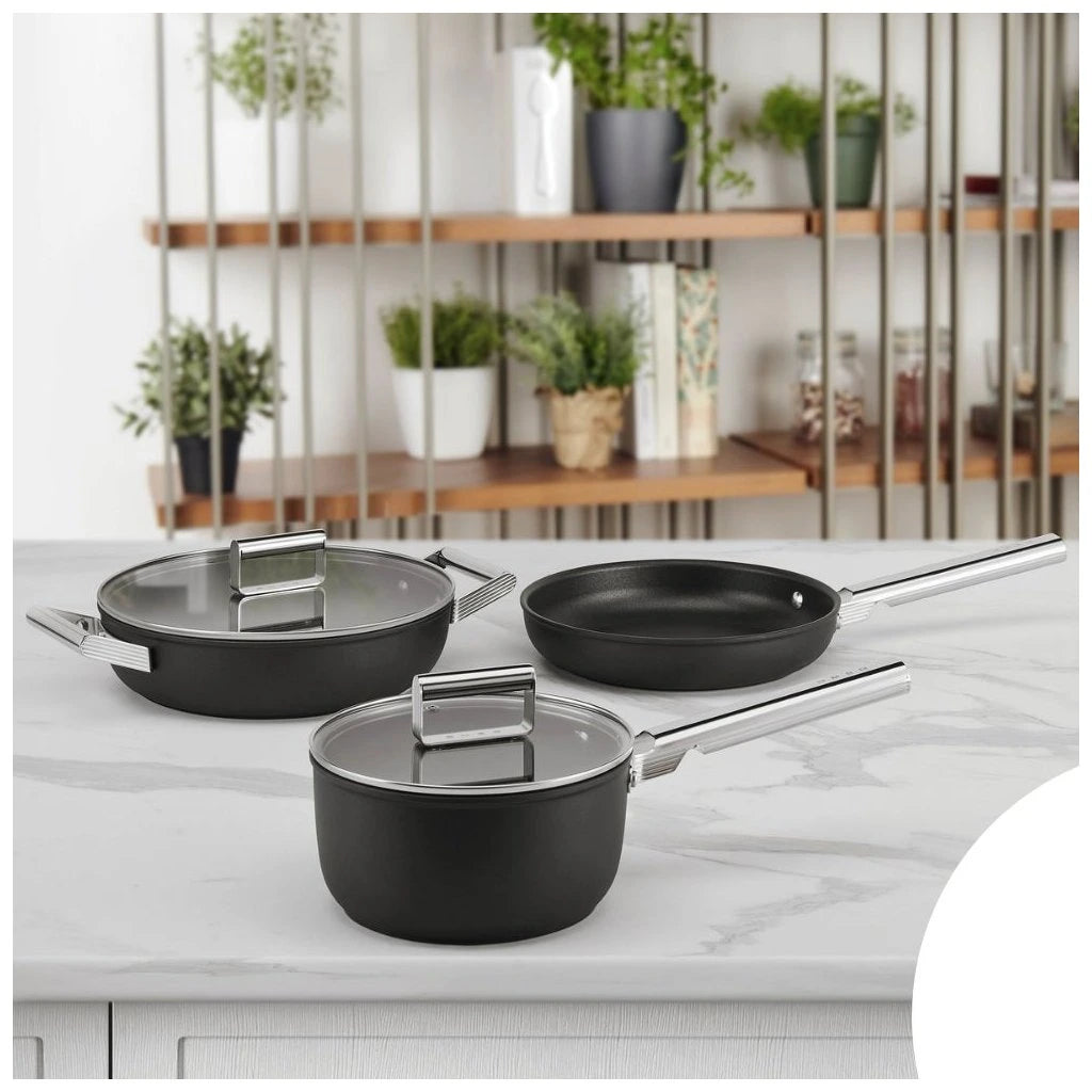 Тиган Smeg CKFF2401BLM, Обем 1.9 л., Диаметър 24 см, Черен