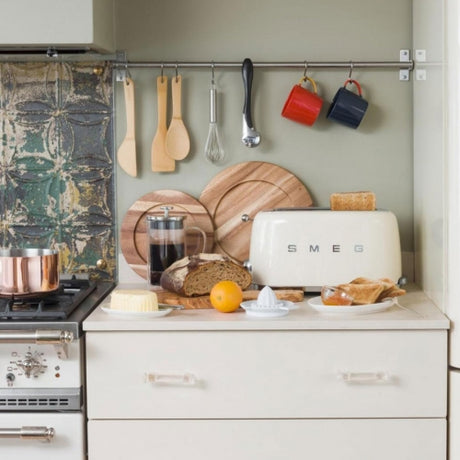 Тостер SMEG TSF02CREU, 1500W, 4 филии, 6 нива на препичане, Крем