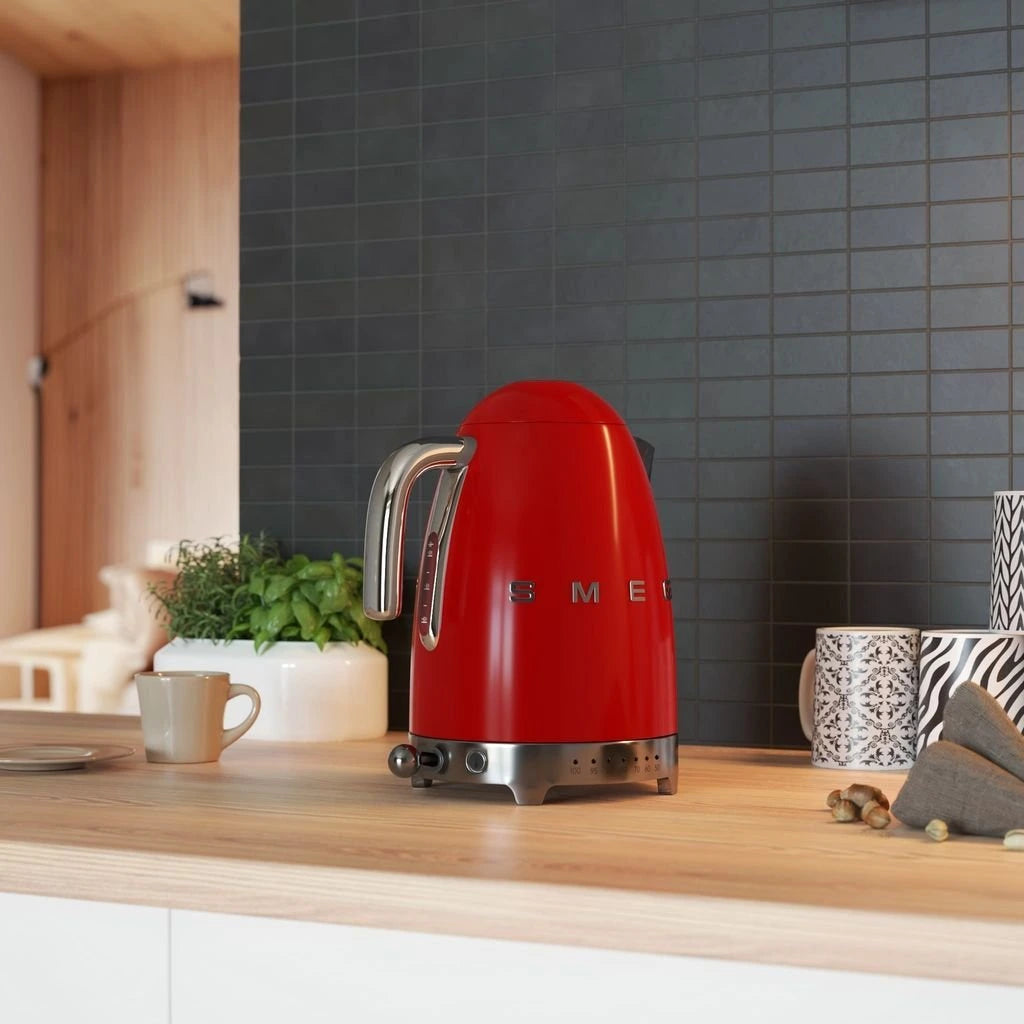 Електрическа кана Smeg KLF04RDEU, 2400W, 1.7 л, Червен
