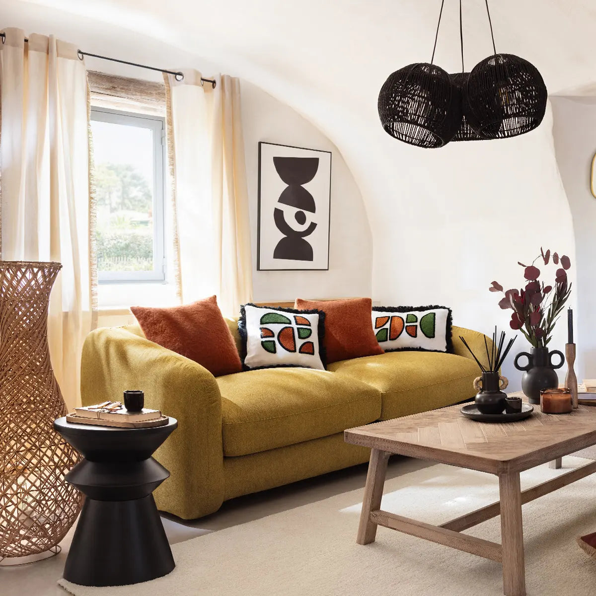 Помощна маса atmosphera Sohan, Тотем дизайн