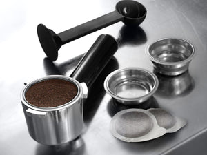 Кафемашина DeLonghi Dedica EC 685, 1300 W, 15 бара, 1 L